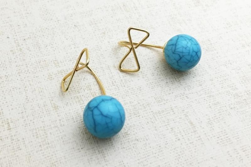 ] Delicate Fit Glossy Turquoise Gemstone Brass