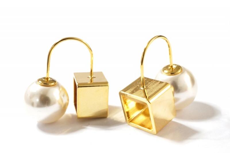 [Ozel] Delicate Fit Glossy Brass Pearl Earrings