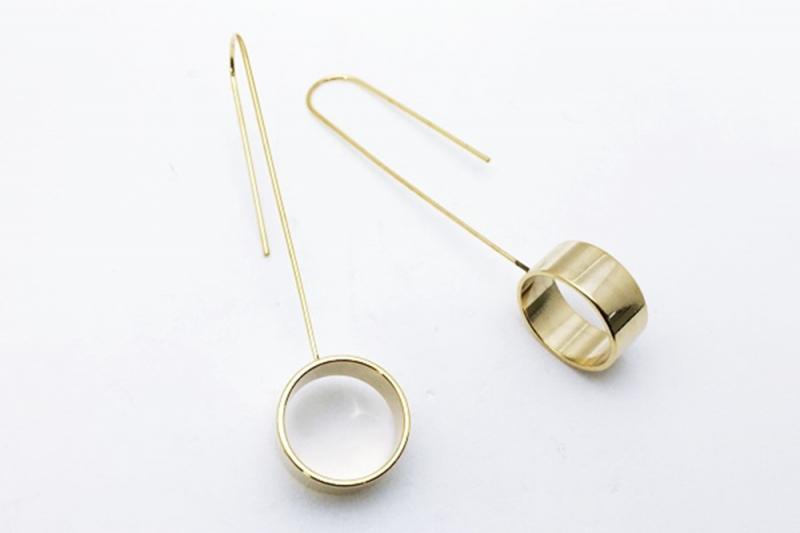 [Ozel] Chic Point Glossy Brass Earrings