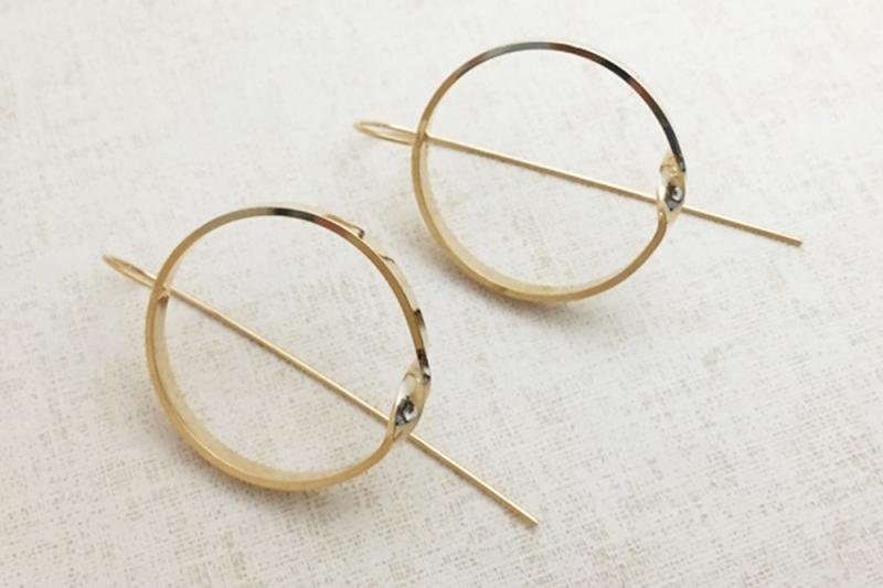 [Ozel] Brass Earrings with Subtle Charm