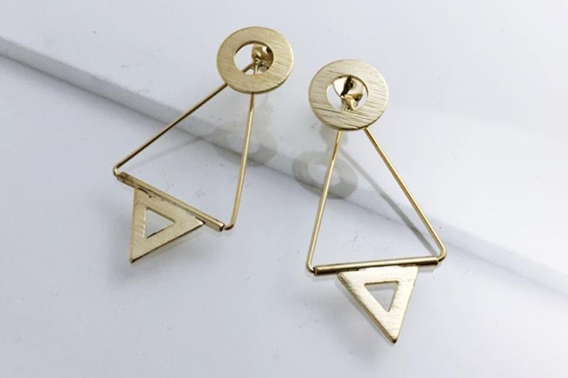 [오젤] 캐주얼 무드 유광 신주 귀걸이