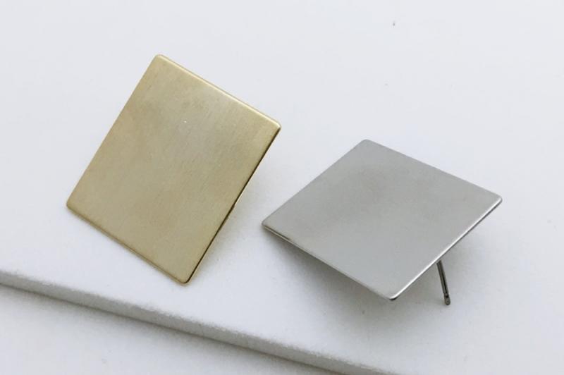 [오젤] 포인트룩 무광 신주 귀걸이