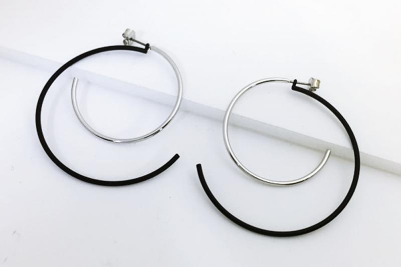 [Ozel] Elegant Glossy Brass Earrings