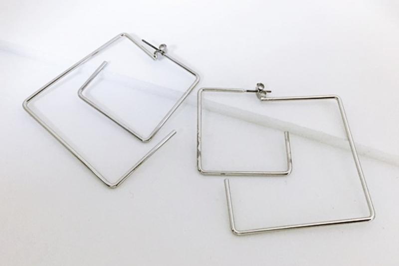 [Ozel] Luxurious Glossy Brass Earrings