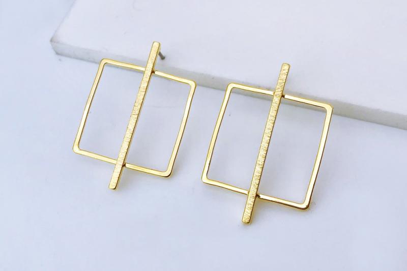 [Ozel] Stylish Asymmetrical Curve Brass Earrings