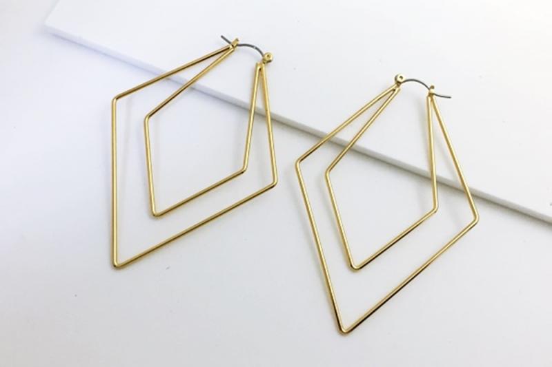 [Ozel] Sensational Glossy Brass Earrings