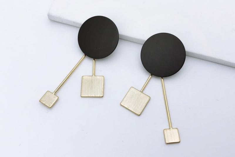 [Ozel] Sophisticated Matte & Glossy Brass Earrings