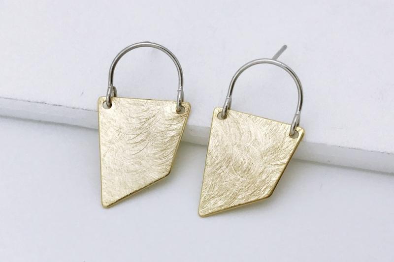 [Ozel] Stylish Asymmetrical Curve Brass Earrings
