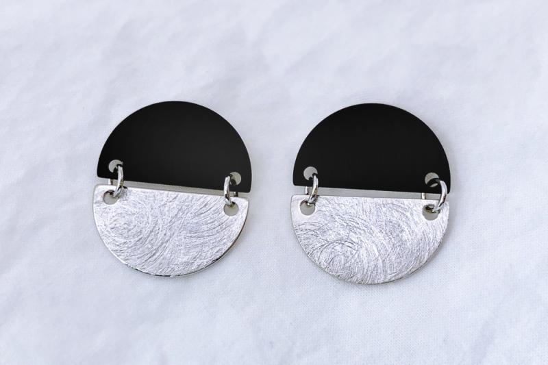 [Ozel] Romantic Mood Asymmetrical Curve Brass Earrings [Ozel]