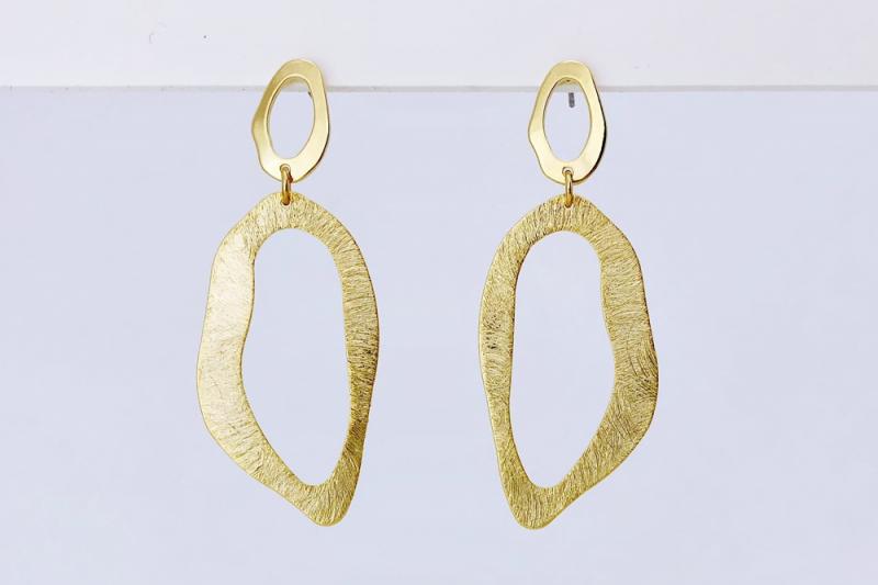 [Ozel] Wedding Guest Look Asymmetrical Curve Glossy Brass Earrings