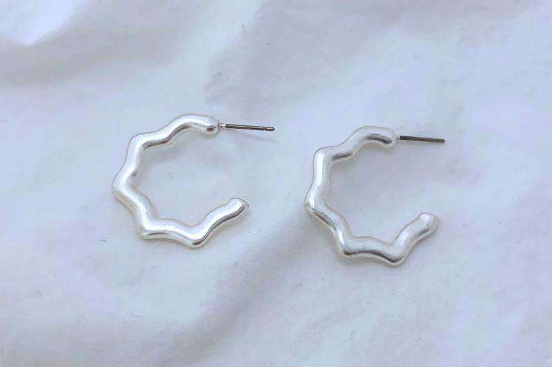 [오젤] 은은한 매력의 빈티지 도금 귀걸이