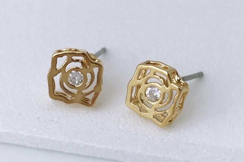 [Ozel] Luxurious Glossy Brass Cubic Earrings