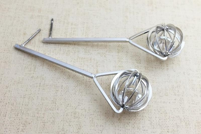 [Ozel] Elegant Glossy Brass Cubic Earrings