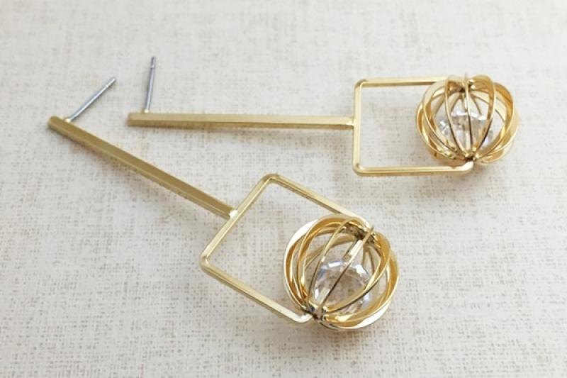 [Ozel] Elegant Glossy Brass Cubic Earrings