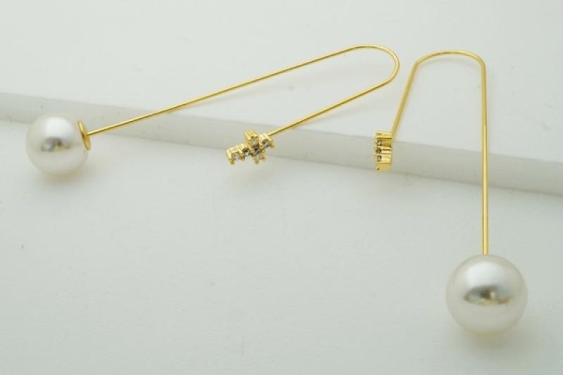 [Ozel] Simple Minimal Glossy Brass Pearl Cubic Earrings