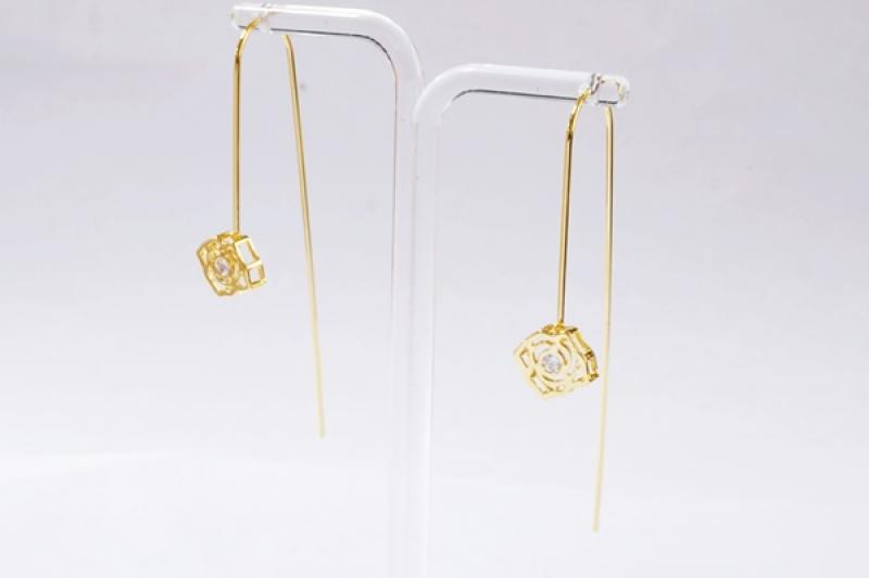 [Ozel] Sophisticated Glossy Brass Cubic Earrings