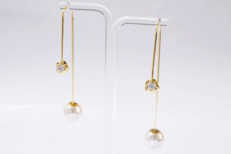 [Ozel] Girlfriend Gift Glossy Brass Pearl Cubic Earrings
