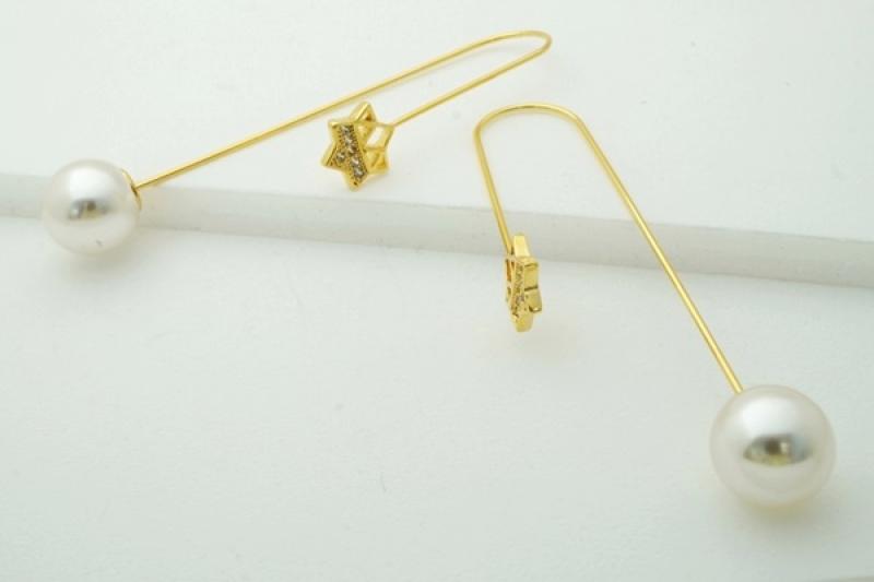 [Ozel] Trendy Glossy Brass Pearl Cubic Earrings