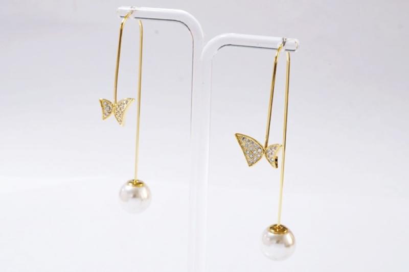 [Ozel] Delicate Fit Glossy Brass Pearl Cubic Earrings