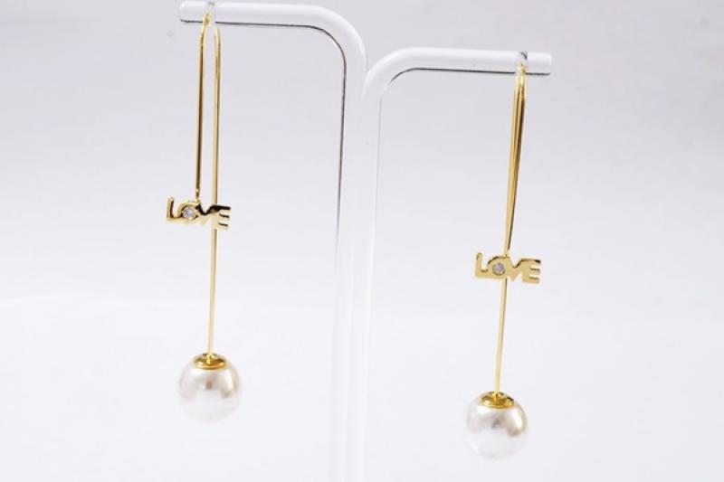 [Ozel] Subtle Charm Glossy Brass Pearl Cubic Earrings