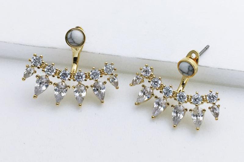 [Ozel] Stylish Glossy Brass Cubic Earrings