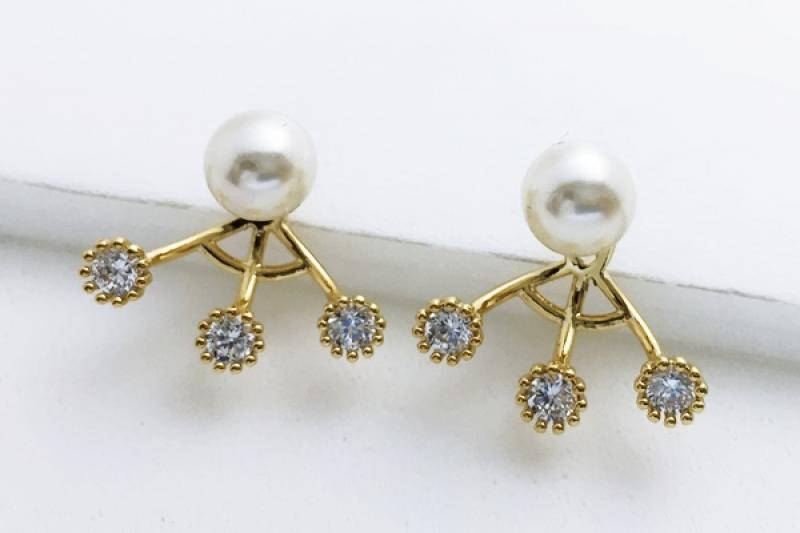 [Ozel] Delicate Fit Glossy Brass Pearl Cubic Earrings