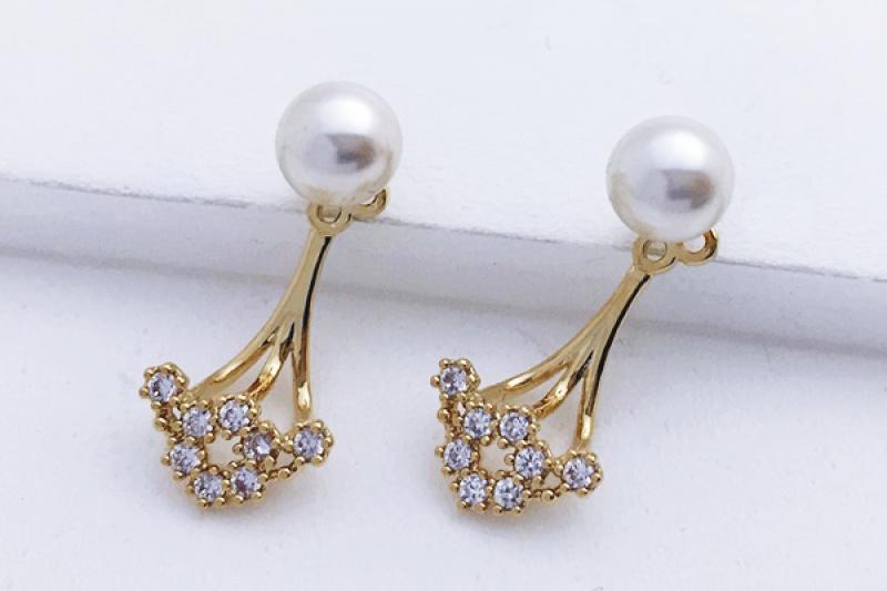 [Ozel] Romantic Mood Glossy Brass Pearl Cubic Earrings