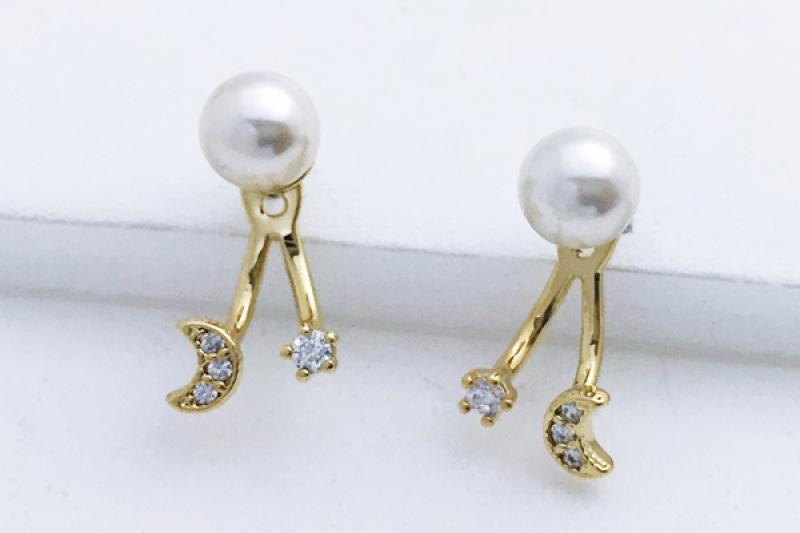 Wedding Guest Look Glossy Brass Pearl Cubic Earrings [Ozel] Luxurious Earrings [Ozel] Girlfriend Gift Earrings [Ozel] Chic Point Glossy Brass Cubic Earrings [Ozel] Wedding Guest Look Earrings [Ozel] Vintage Vibe Earrings [Ozel] Chic Point Brass Earrings [