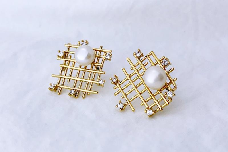 [오젤] 우아한 유광 신주 큐빅 귀걸이