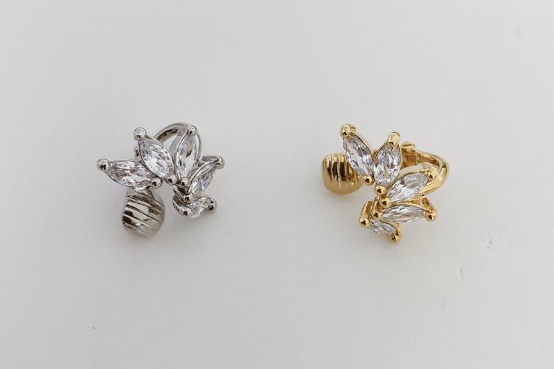 [Ozel] Shiny BRASS Cubic Zirconia Ear Cuff