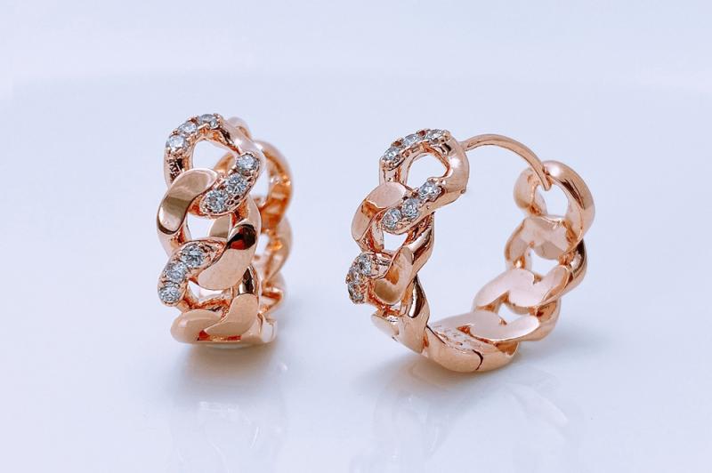 [Ozel] Vintage Vibe Glossy Brass Cubic Earrings