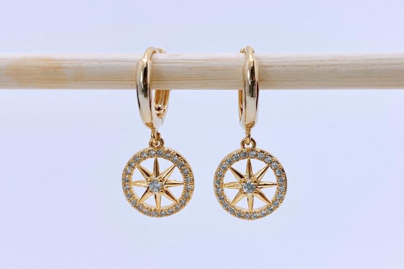 [Ozel] Chic Point Glossy Brass Cubic Earrings