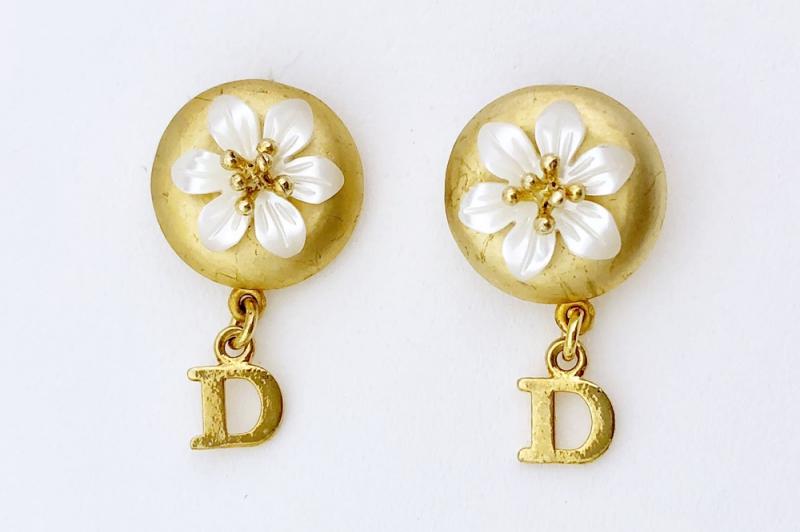 ] Chic Statement Earrings [Ozel]