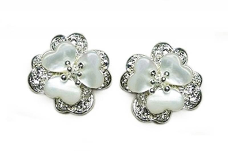 [Ozel] Earrings of Subtle Charm [Ozel]