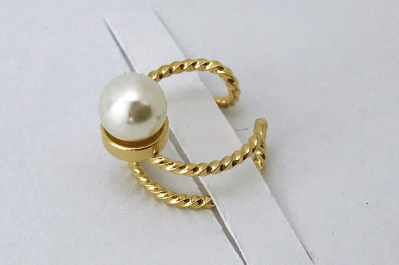 [Ozel] Point Look Pearl Ear Cuff