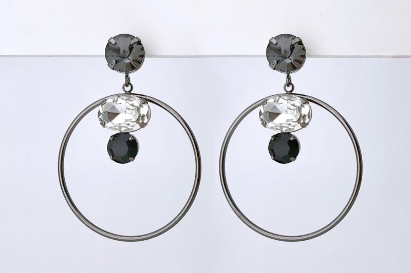 Ozel] Trendy glass earrings