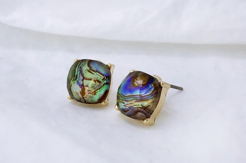 [Ozel] Delicate Fit Natural Abalone Shell Earrings