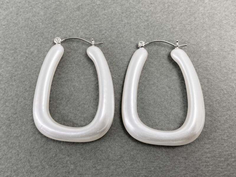 [Ozel] Casual Mood Glossy Acrylic Pearl Earrings
