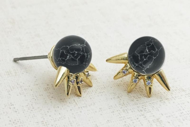 [Ozel] Howlite Earring