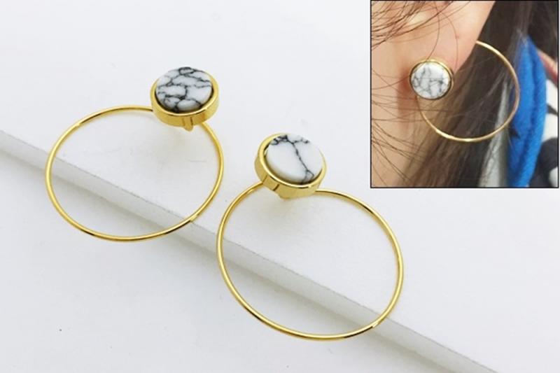 [Ozel] Delicate Fit Glossy Howlite Gemstone Earrings