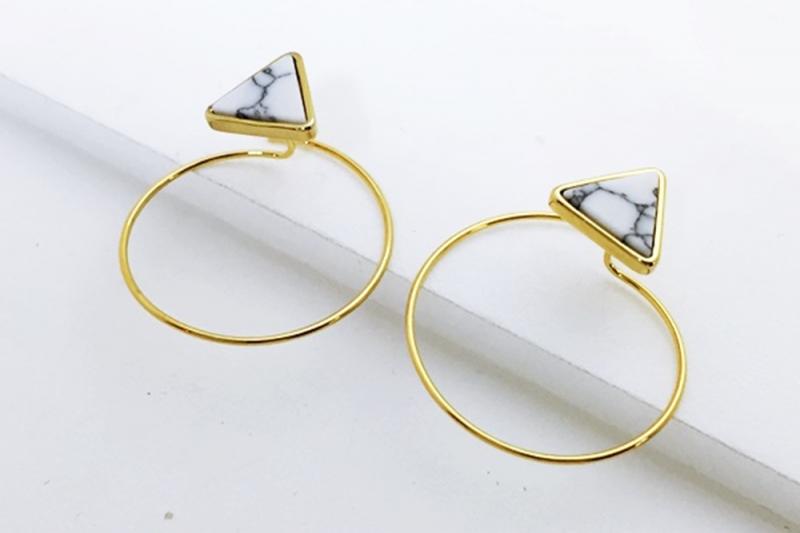 [Ozel] Romantic Mood Glossy Howlite Gemstone Earrings