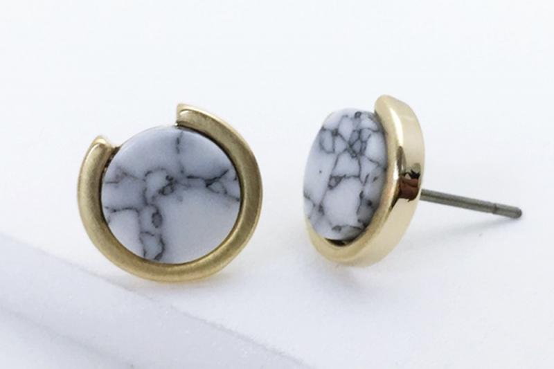 [Ozel] Girlfriend Gift Glossy Howlite Gemstone Earrings