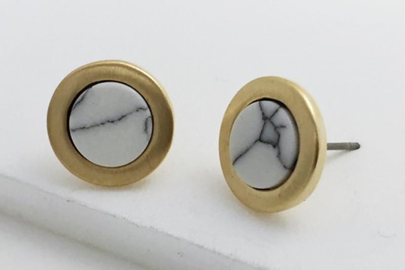 [Ozel] Luxurious Glossy Howlite Gemstone Earrings