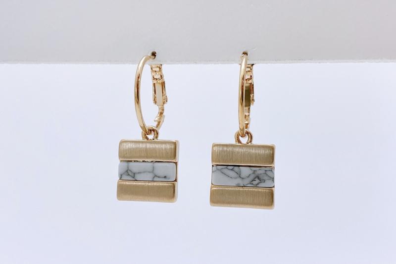 [Ozel] Chic Point Matte Howlite Gemstone Brass Zinc Alloy Earrings
