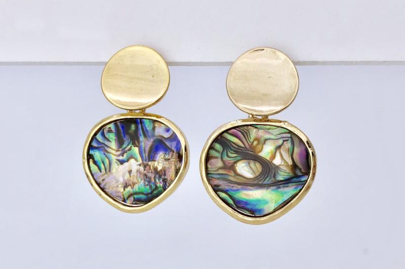 [Ozel] Point Look Glossy Natural Abalone Shell Brass Zinc Alloy Earrings