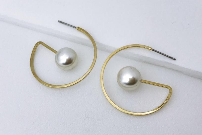 [오젤] 데일리 포인트 유광 신주 진주 귀걸이