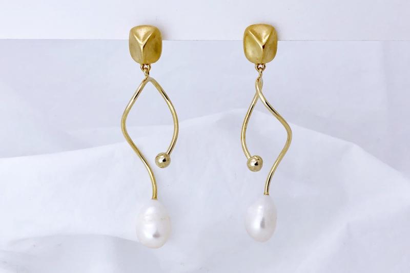[Ozel] Elegant Vintage Plated Brass Pearl Zinc Alloy Earrings