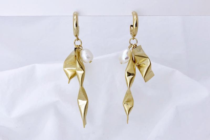 [Ozel] Trendy Glossy Brass Pearl Earrings