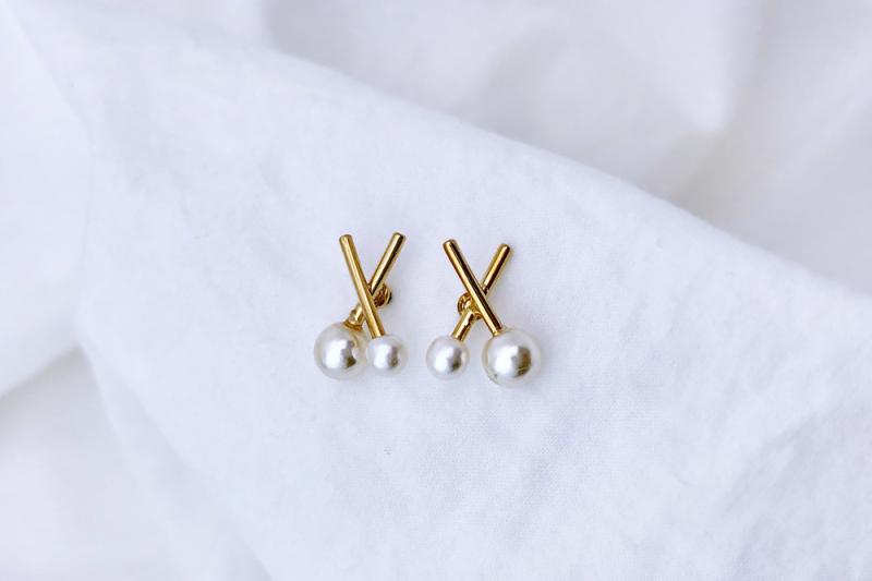 [Ozel] Sophisticated Glossy Brass Pearl Earrings