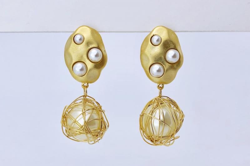 [Ozel] Chic Statement Vintage Plated Brass Pearl Zinc Alloy Earrings